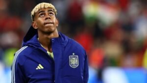 Λαμίν Γιαμάλ: Νάνος καλλιτέχνης τον υπερασπίστηκε – “Κανείς δεν μας έχει φερθεί ασεβώς”