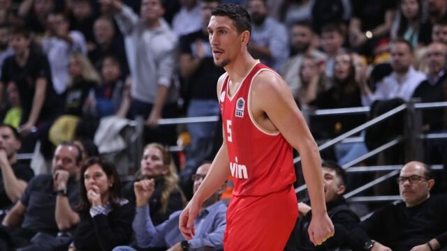 Ολυμπιακός: Ζήτησε χρόνο ο Λαρεντζάκης για ν’ απαντήσει στην πρόταση των “ερυθρολεύκων”