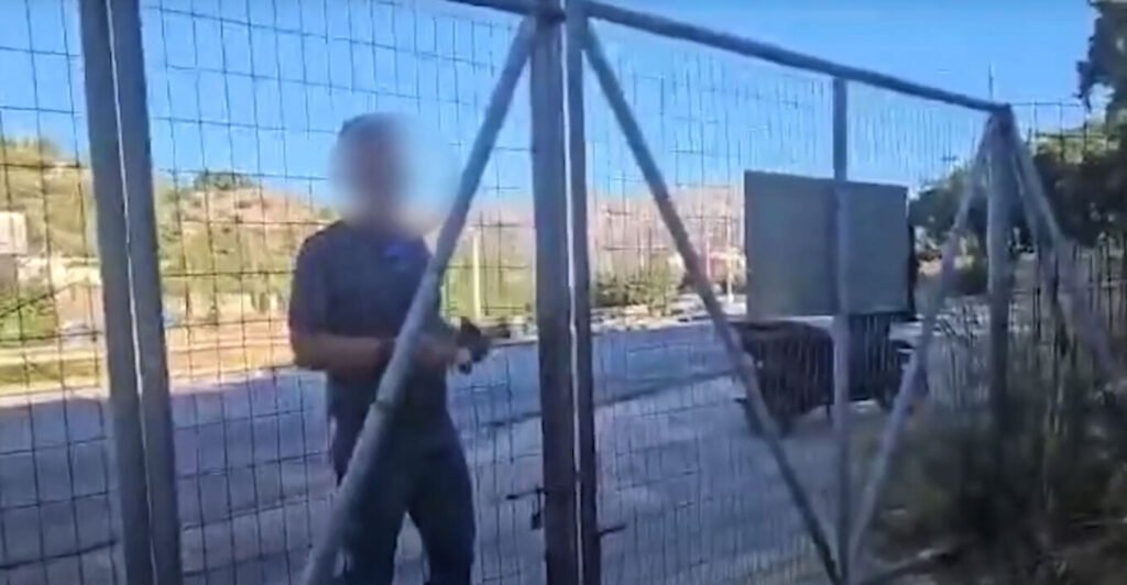 Χίος: Βουλευτής του ΠΑΣΟΚ καταγγέλλει εγκλωβισμό του σε εργοτάξιο του Δικαστικού Μεγάρου – «Άνοιξε την πόρτα να βγω»