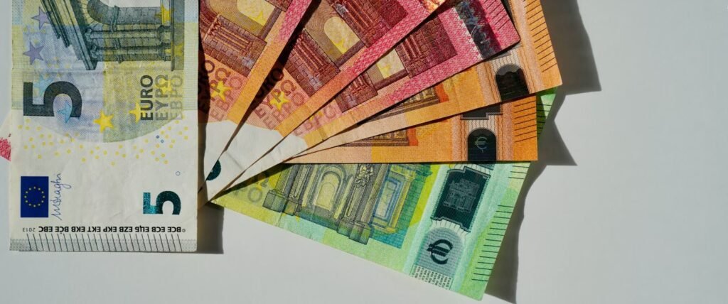 Φορολογία εισοδήματος: Ποιες αλλαγές φέρνει το νέο νομοσχέδιο – enikonomia.gr