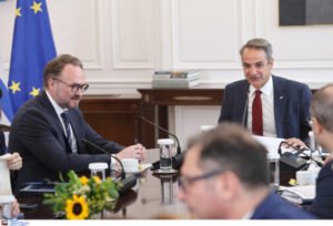 Μητσοτάκης: «Η προσιτή στέγαση δεν ήταν πρόβλημα στην Ελλάδα πριν από μερικά χρόνια» – Η συνάντηση με τον