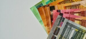 Υπουργείο Κοινωνικής Συνοχής και Οικογένειας: Έρχεται νέο ειδικό πρόγραμμα για ενίσχυση14.000 ευρώ- Όλες οι