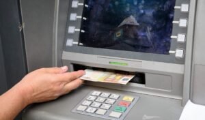 Επιδόματα και παροχές από τον e-ΕΦΚΑ και τη ΔΥΠΑ: Ποιοι πάνε από Δευτέρα, 21 Ιουλίου στα ΑΤΜ – enikonomia.gr