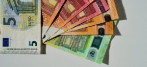 Συντάξεις: Ποιοι θα λάβουν τον Αύγουστο αναδρομικά έως και 2.619 ευρώ από τον ΕΦΚΑ – Δείτε αναλυτικά τους