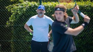 Στέφανος Τσιτσιπάς: “Τον πλήγωσαν οι δηλώσεις μου”, είπε ο Ιβανίσεβιτς – Τι πρέπει να φτιάξει άμεσα