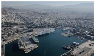 Ενεργειακή μετάβαση στα λιμάνια: «Καμπανάκι» για την ανεπαρκή πρόοδο των υποδομών OPS στην Ευρώπη –