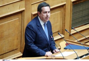 Μηταράκης σε Κωνσταντοπούλου: Δεν μας ενοχλεί η φωνή σας, αλλά το ήθος και ο τρόπος που εκφράζεστε στην