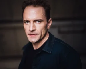 Ο ηθοποιός Gene Gillette από τη Νέα Υόρκη στην Ελλάδα για να ερμηνεύσει τον μονόλογο «Αρτώ/Βαν Γκόγκ»