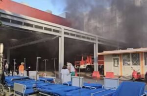 Υπό έλεγχο η φωτιά στο νοσοκομείο «Άγιος Ανδρέας» – Γεωργιάδης: «Δεν κινδυνεύει κανένας ασθενής»