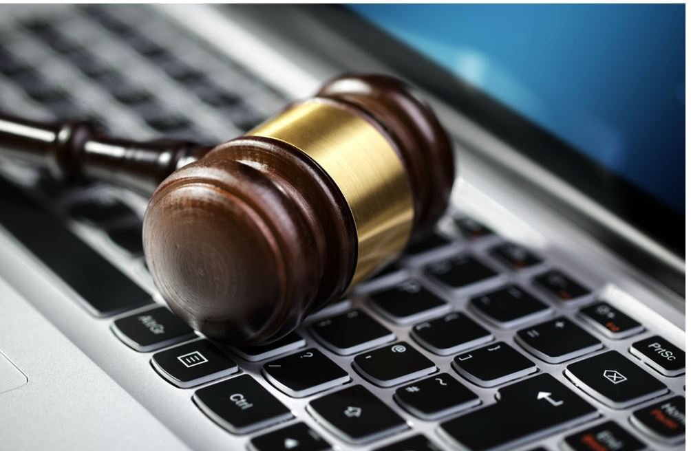 Χρέη στην Εφορία: Ποια ακίνητα θα βγουν σε πλειστηριασμό από Σεπτέμβρη και ποιοι κινδυνεύουν με κατασχέσεις