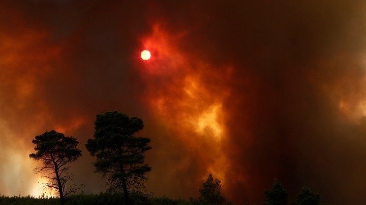 Οριοθετήθηκε η πυρκαγιά στον Άγιο Νικόλαο