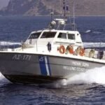 Σαρωτική Επιχείρηση Λιμενικών στη Σάμο: Καταδίωξη Ταχύπλοου Οδήγησε σε Αποκάλυψη Κυκλώματος Διακίνησης Μεταναστών και Σύλληψη Διακινητή