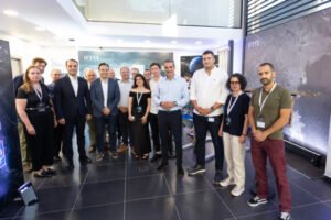 Μητσοτάκης: Επισκέφθηκε τις εγκαταστάσεις της εταιρείας που κατασκευάζει τους δύο πρώτους ελληνικούς