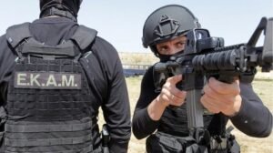 Αστυνομική επιχείρηση σε σπίτι στο Χολαργό
