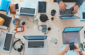 Νέο εργασιακό νομοσχέδιο: Τι αλλάζει σε χρόνο εργασίας, υπερωρίες και προσλήψεις – enikonomia.gr