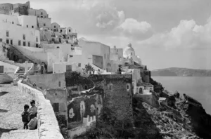 «Nelly’s. Η Σαντορίνη του μεσοπολέμου» στο Κέντρο Φωτογραφίας Καστελάνα