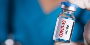 ΗΠΑ: Ακυρώνουν χρηματοδοτήσεις εμβολίων mRNA