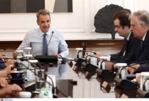 Μητσοτάκης: Ετοιμάζουμε 12 άμεσες παρεμβάσεις κατά της γραφειοκρατίας για τις επιχειρήσεις – Να μην
