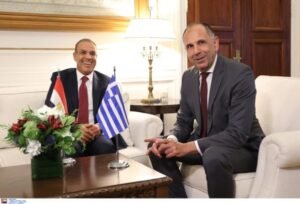 ΑΠΕΥΘΕΙΑΣ – Οι κοινές δηλώσεις του Γιώργου Γεραπετρίτη με τον Αιγύπτιο υπουργό Εξωτερικών