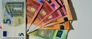 ΑΑΔΕ: Ποια εισοδήματα μπαίνουν στο μικροσκόπιο της Εφορίας – enikonomia.gr