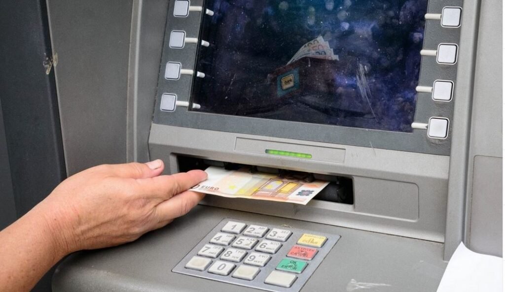 e-ΕΦΚΑ και ΔΥΠΑ: Ποιοι πληρώνονται από Δευτέρα – enikonomia.gr