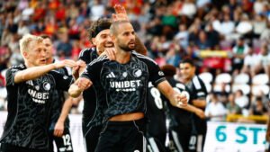 Έλληνες του εξωτερικού: Ο Χατζηδιάκος “υπέγραψε” την ανατροπή της Κοπεγχάγης με την οποία παραμένει στην κορυφή