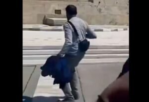 Πλεύρης για μετανάστη που έβρισε τους Εύζωνες: Αγνόησε τις αρχές και αξίες της πατρίδας μας – Καμία ανοχή σε