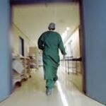 Γουδί: Τροχαίο με ασθενοφόρο με νεκρό ασθενή