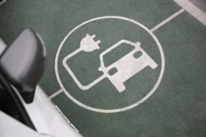 ΗΠΑ: Οι ταχυφορτιστές ηλεκτρικών οχημάτων έχουν ένα μειονέκτημα για την υγεία