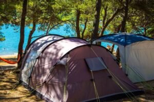 Κάμπινγκ: Υψηλές πληρότητες τον Αύγουστο – Το στοίχημα του Σεπτεμβρίου για τον τουριστικό κλάδο –