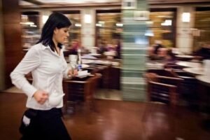 Άκυρες οι απολύσεις για όσους αρνούνται το 13ωρο