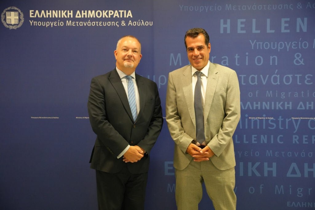 Θάνος Πλεύρης: Συναντήθηκε με τον πρέσβη του Ηνωμένου Βασιλείου στην Ελλάδα, Μάθιου Λοτζ – Τι συζητήθηκε