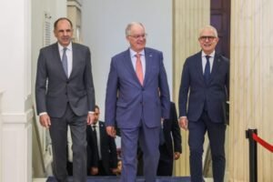 Τελετή ορκωμοσίας Ακολούθων Πρεσβείας – Γεραπετρίτης: «Η Ελλάδα αυξάνει διαρκώς το διπλωματικό της