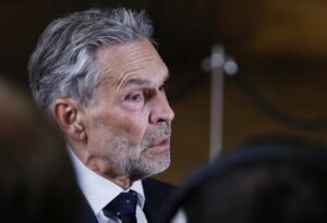 Δεν πέρασε η πρόταση μομφής στην Ολλανδία – Παραμένει έως τις εκλογές η κυβέρνηση Σουφ