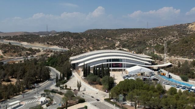 Eurobasket 2025: Το parapolitika.gr σας ξεναγεί στο “Σπύρος Κυπριανού” της Λεμεσού (video)