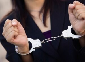 Συνελήφθη μια 31χρονη μητέρα στον Άγιο Παντελεήμονα για παραμέληση εποπτείας ανηλίκου