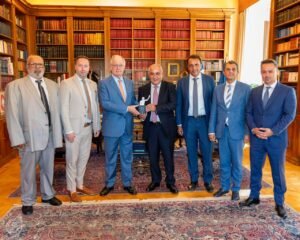 Κωνσταντίνος Τασούλας: Συναντήθηκε με αντιπροσωπεία του Επαγγελματικού Επιμελητηρίου Αθηνών – Τι συζητήθηκε