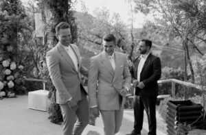 Στέφανος Κασσελάκης: Δημοσίευσε για πρώτη φορά φωτογραφίες από τον γάμο του με τον Τάιλερ Μακμπέθ
