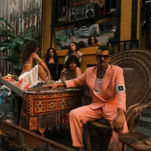 Οι Kadebostany καταλαμβάνουν τη σκηνή του Fuzz Club