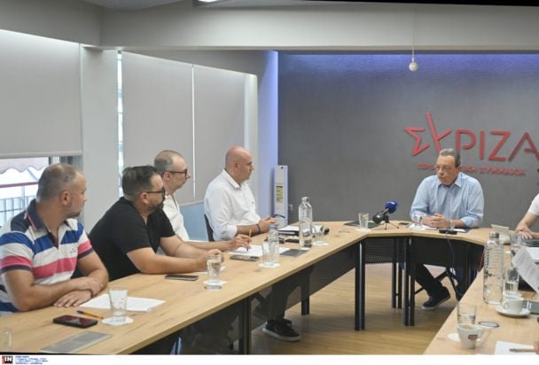 Συνάντηση Φάμελλου με εκπροσώπους της Ομοσπονδίας Τουρισμού και Επισιτισμού: «Μεσαίωνας το αντεργατικό