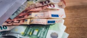 Επιδόματα από e-ΕΦΚΑ και ΔΥΠΑ: Ποιοι πληρώνονται σήμερα και ποιοι αύριο – enikonomia.gr