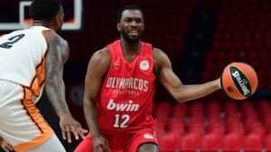 Ολυμπιακός: Φιλικό “ξεμούδιασμα” με νίκη 95-67 επί του Προμηθέα, επιστροφή Έβανς και ορεξάτους Βεζένκοφ, Γουόρντ, Λι