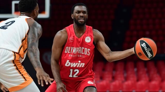 Ολυμπιακός: Φιλικό “ξεμούδιασμα” με νίκη 95-67 επί του Προμηθέα, επιστροφή Έβανς και ορεξάτους Βεζένκοφ, Γουόρντ, Λι