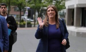 Κωνσταντοπούλου σε Μητσοτάκη: «Κυριάκο η κοινωνία δεν σε θέλει, βγες από το βάζο με το μέλι» – ΒΙΝΤΕΟ