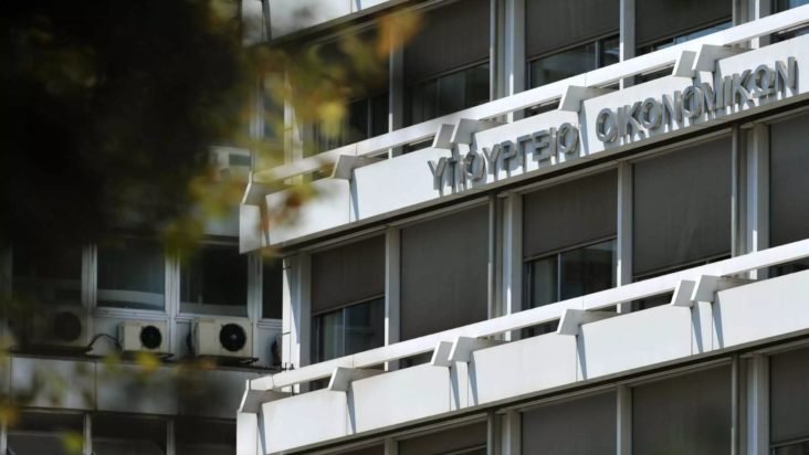 Πηγές υπουργείου Εθνικής Οικονομίας και Οικονομικών: «Προαιρετική η ευρωπαϊκή οδηγία για το ποια προϊόντα θα