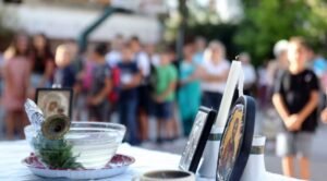 Σχολεία: Στην τελική ευθεία για το πρώτο κουδούνι – Ποιοι γονείς μπορούν να λάβουν άδεια για τον αγιασμό –