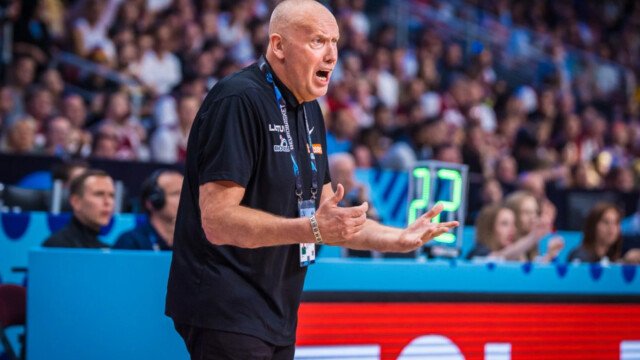 Eurobasket 2025: Ο Κουρτινάιτις ζήτησε συγγνώμη από τους Έλληνες δημοσιογράφους – Το μήνυμά του