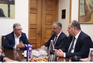 Κουτσούμπας στη συνάντηση με τον δήμαρχο Βηθλεέμ: Καθένας που θέλει να λέγεται άνθρωπος σήμερα πρέπει να