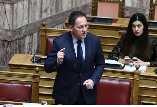 Πέτσας στη Βουλή: Απαιτούνται κι άλλα μέτρα για να βγουν στην αγορά περισσότερα κλειστά ακίνητα