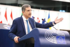 «Ναι» της Κομισιόν στην πρόταση Αυτιά για κεντρικό όργανο κατάσβεσης των πυρκαγιών